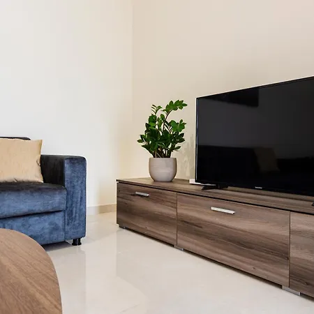 Apartment Spacious 2br With Stunning Views In By 360 Estates