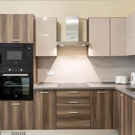 Spacious 2br With Stunning Views In By 360 Estates *